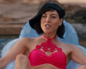 Aubrey_Plaza__Alice_Wetterlund_-_Mike___Dave_Need_Wedding_Dates (2016)