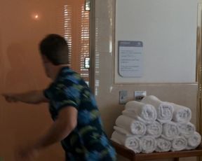 Aubrey_Plaza__Alice_Wetterlund_-_Mike___Dave_Need_Wedding_Dates (2016)