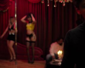 Johanna Ingelfinger, Sophia Thomalla - Rising High (2020) Hot nude scene