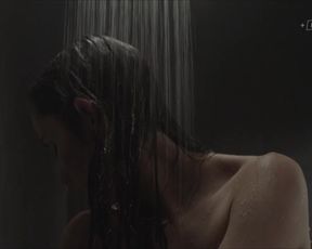 Eliska Krenkova nude - Tiche doteky (2019)