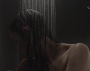 Eliska Krenkova nude - Tiche doteky (2019)