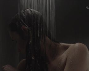 Eliska Krenkova nude - Tiche doteky (2019)