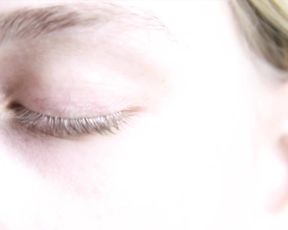 Anna Elise Martesen, Hanna Bjorndal - Naken (2016) Hot film scenes