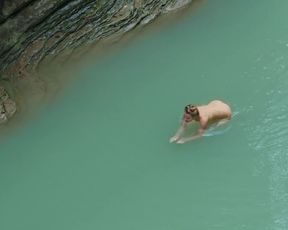 Mariya Ulyanova - Kuhnya. Vojna za otel s01e01e04 (2019) Naked movie scene