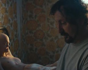 Melanie Gaydos nude - Tous les dieux du ciel (2018)