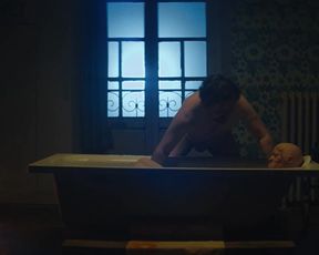 Melanie Gaydos nude - Tous les dieux du ciel (2018)