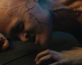 Melanie Gaydos nude - Tous les dieux du ciel (2018)