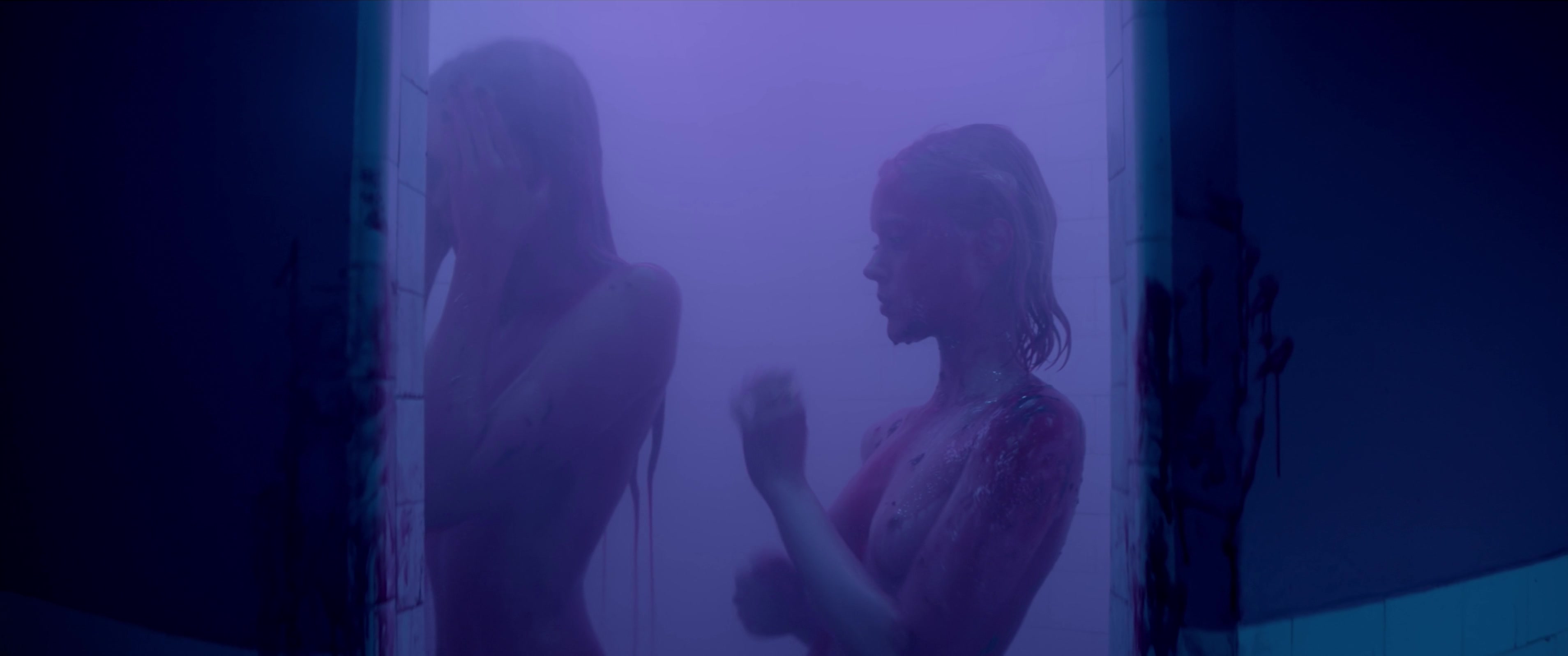 Abbey Lee Bella Heathcote The Neon Demon 2016 Thriller Nude Scene