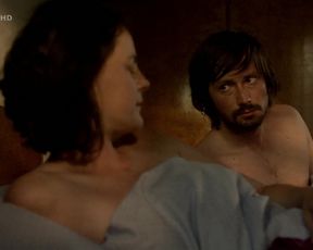 Eva Vrbkova - Muzi v riji (2009) Nude sexy video