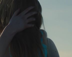 Elle Fanning - Galveston (2018) celebs topless scenes