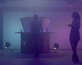 Simone Geissler, Valerie Stoll - Wo kein Schatten fallt (2018) celebrity hot video scene