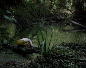 Ecem Uzun nude - Koca Dunya (2016)