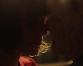 Jodi Balfour, Lucy Chappell - Rellik s01e01-e04 (2017) Naked movie scene