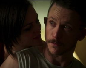 Natalie_Martinez_nude - Kingdom (2016) (Season 2, Episode 16)