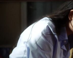 Sandra Yi Sencindiver - Den Fremmede (2015) Censorship scene