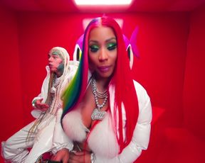 Nicki Minaj - Trollz (2020) Сut nude scene