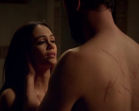 Dina Shihabi - Tom Clancy’s Jack Ryan s01e02 (2018) Nude TV movie scene