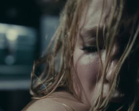 Haley Bennett - The Girl on the Train (2016) Nude movie scene