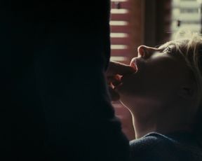 Haley Bennett - The Girl on the Train (2016) Nude movie scene