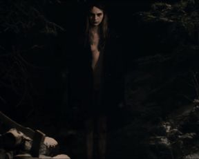 Hayley Magnus naked - The Doppel Chain (2017)