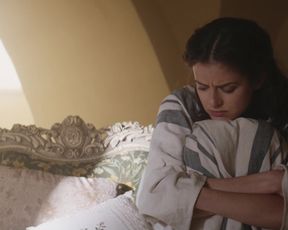 Lily_James__Tuppence_Middleton_-_War_and_Peace_s01e01 (2016)