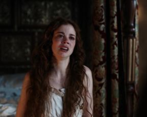 Charlotte Hope, Stephanie Levi-John â The Spanish Princess s02e01 (2020) celebs hot movie scene