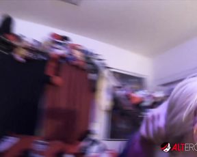 Quarantine fun with tattooed chick Leya Falcon