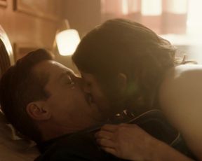 Jeanne Tremsal - Falk s02e03 (2020) actress bare breasts
