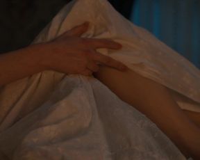 Phoebe Dynevor - Bridgerton s01e03-08 (2020) celeb A cool sequence