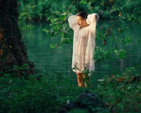 Marilou Aussilloux, Isabel Aime Gonzalez Sola - La Revolution s01e01e02e05 (2020) celeb bare fun bags gig