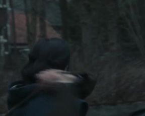 Elisa Echebarria Menendez, Jacqueline Bollen - Unseen (Invisible) s01e08 (2020) celeb bare vignette