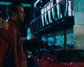 Laura Ramsey, Jacinda Barrett â Middle Guy (2009) celebrity naked breasts episode