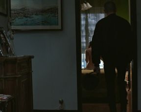 Sara Serraiocco - Non odiare (2020) celebrity a bra-less gig from the vid