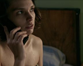 Sara Serraiocco - Non odiare (2020) celebrity a bra-less gig from the vid