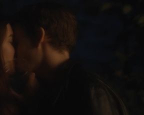 Sarah Chalke, Katherine Heigl, Ali Skovbye - Firefly Lane s01e01-08 (2021) celeb booby movie