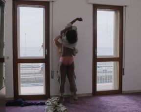 Alice Braga, Faith Alabi, Chloe Sevigny - We Are Who We Are s01e05 (2020) celebrity fabulous vid