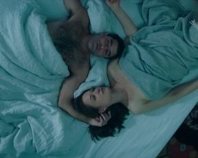 Emilie Blaser, Isabelle Caillat - Cellule de crise s01e04e06 (2020) celebrity baps vignette