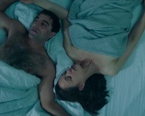 Emilie Blaser, Isabelle Caillat - Cellule de crise s01e04e06 (2020) celebrity baps vignette