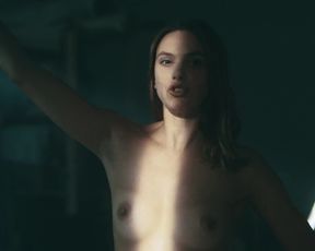 Madeleine Wischmann bare-breasted - ANAUS s08e03 (2013) actress bare mounds gig