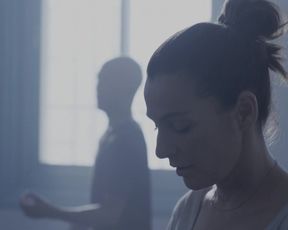 Lihi Kornowski, Ayelet Zurer - Losing Alice s01e03 (2020) actress bare fun bags