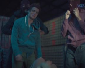 Antonia Giesen - La Jauria s01e06 (2020) celebs nude bumpers