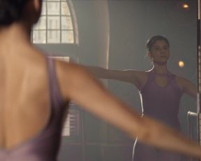 Lauren Holly - Little Pretty Things s01e04e06e07e09 (2020) actress a bare-chested gig from the flick