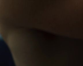 Camille Rutherford - Neuf meufs s01e02 (2021) celeb red-hot sequence