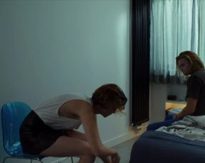 Camille Rutherford - Neuf meufs s01e02 (2021) celeb red-hot sequence