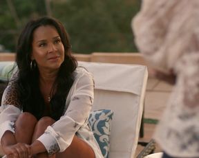 Camille Bright, Parker McKenna Posey, LisaRaye McCoy - A Palace Divided s02e03 (2020) celebrity warm gig