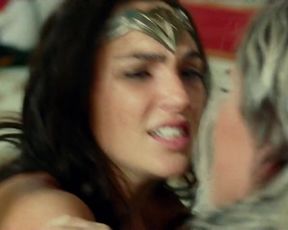 Dame Gadot, Kristen Wiig - Wonder Gal 1984 (2020) celebs super hot vid vignette