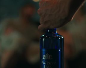 Kaley Cuoco - The Flight Attendant s01e01 (2020) celeb bumpers episode