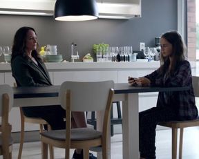 Laetitia Adrian, Bianca Nawrath - Unter anderen Umstanden s01e17 (2020) splendid actress flicks