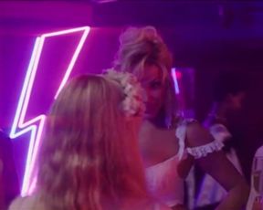 Daniela Santiago, Lola Rodriguez, Isabel Torres - Veneno s01e06-08 (2020) celebs a bare-chested vignette from the vid