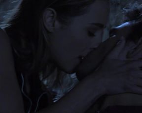 Lauren Swickard - A California Christmas (2020) celeb 1080